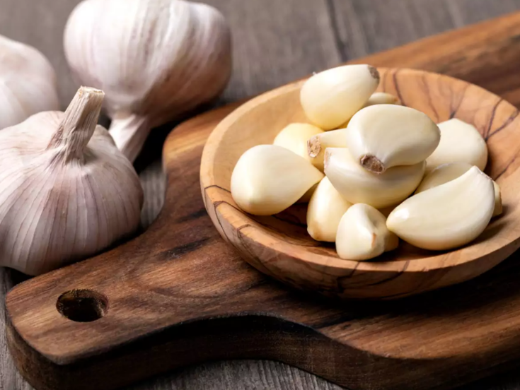 9 Incredible Health Benefits Of Eating Garlic At Night Amazing Nature